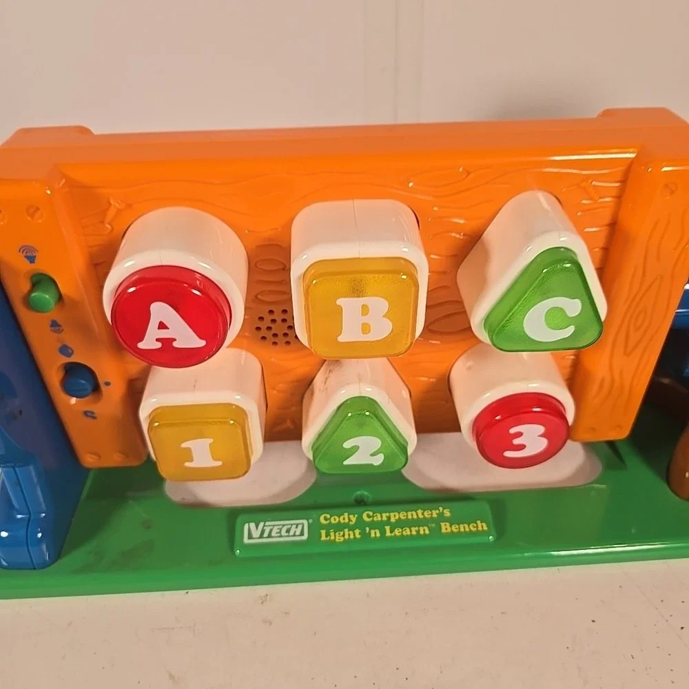 Vtech Cody Carpenter's Light n Learn‎ Bench Busy Beaver Wosking